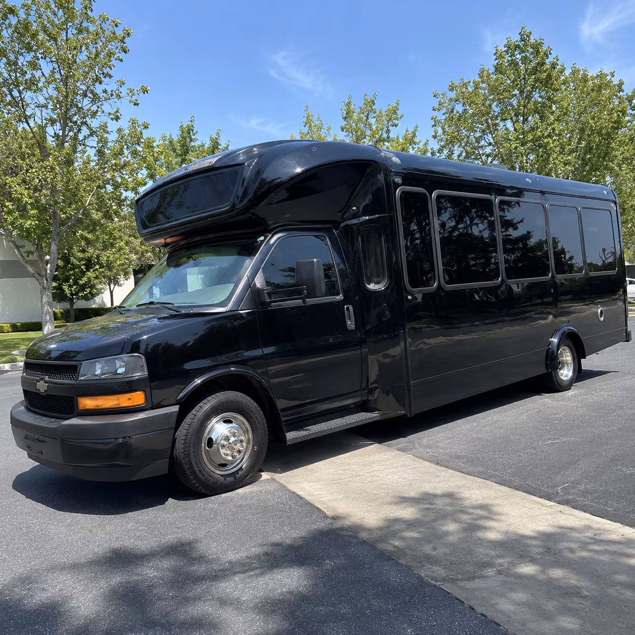 yucaipa 15 passenger party bus